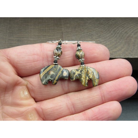 Sterling Silver Tiger Iron Animal Shape Stone Earrings - Picture 1 of 5